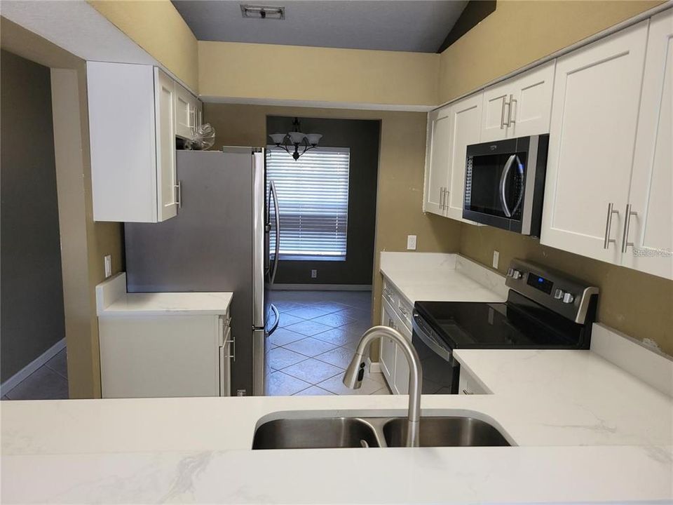 В аренду: $2,500 (3 спален, 2 ванн, 1105 Квадратных фут)