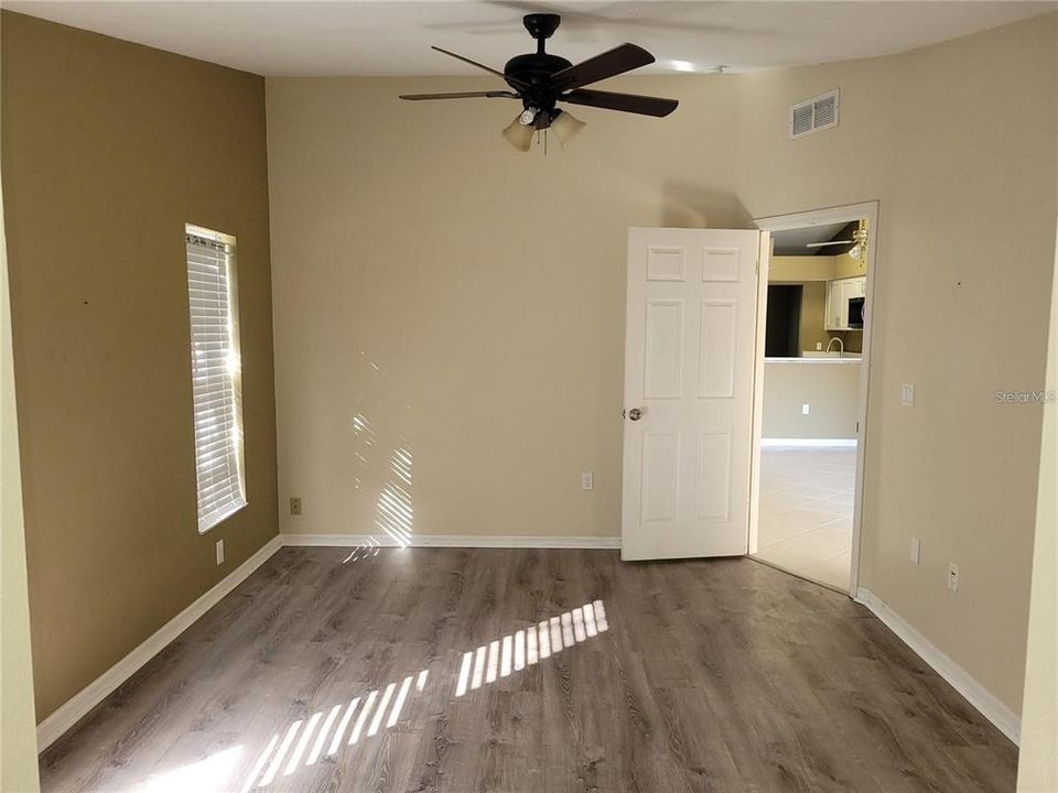 В аренду: $2,500 (3 спален, 2 ванн, 1105 Квадратных фут)