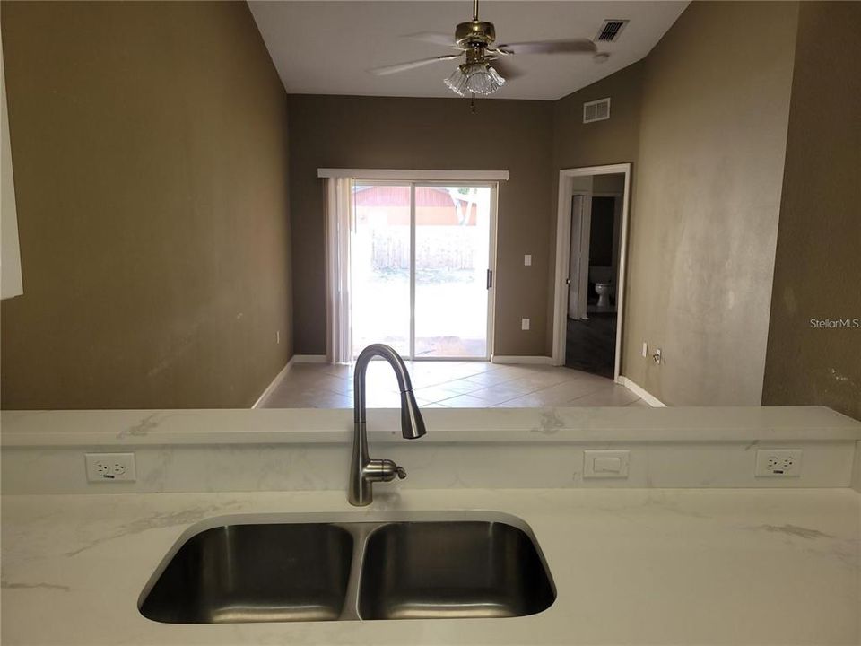 В аренду: $2,500 (3 спален, 2 ванн, 1105 Квадратных фут)