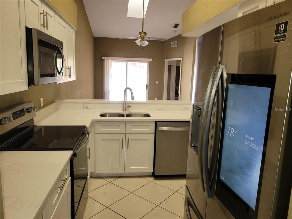 В аренду: $2,500 (3 спален, 2 ванн, 1105 Квадратных фут)