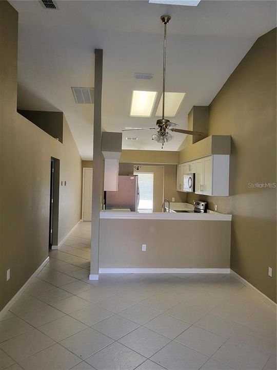 В аренду: $2,500 (3 спален, 2 ванн, 1105 Квадратных фут)