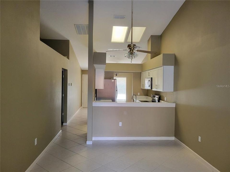 В аренду: $2,500 (3 спален, 2 ванн, 1105 Квадратных фут)