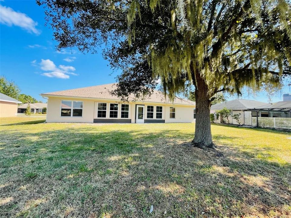 For Rent: $1,900 (4 beds, 2 baths, 2145 Square Feet)