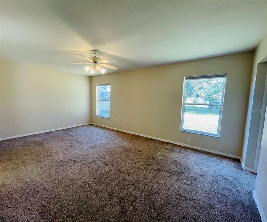 For Rent: $1,900 (4 beds, 2 baths, 2145 Square Feet)