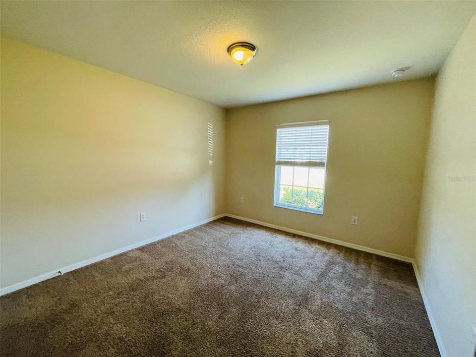 For Rent: $1,900 (4 beds, 2 baths, 2145 Square Feet)