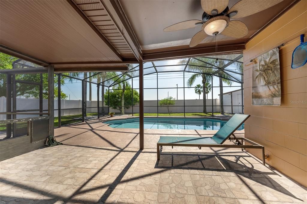 For Sale: $320,000 (3 beds, 1 baths, 1248 Square Feet)