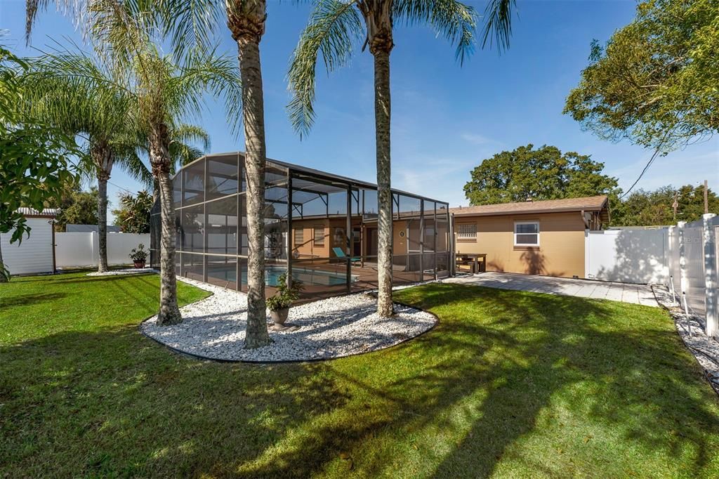 For Sale: $320,000 (3 beds, 1 baths, 1248 Square Feet)