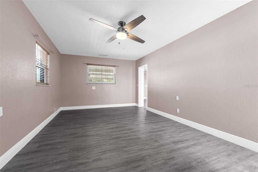 For Sale: $320,000 (3 beds, 1 baths, 1248 Square Feet)