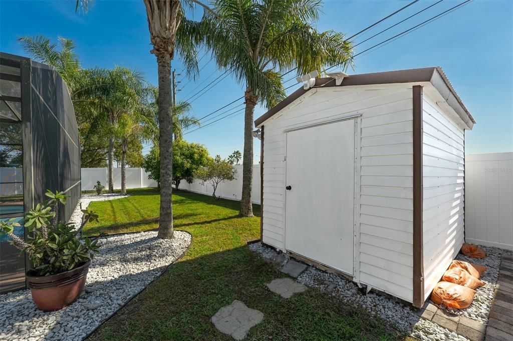 For Sale: $320,000 (3 beds, 1 baths, 1248 Square Feet)