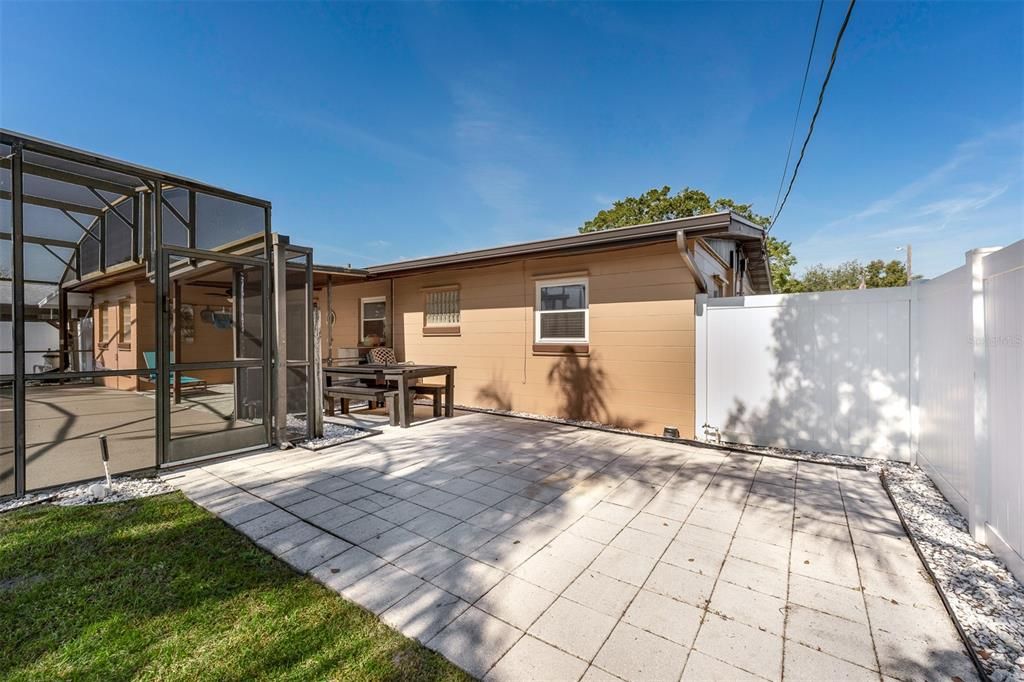 For Sale: $320,000 (3 beds, 1 baths, 1248 Square Feet)