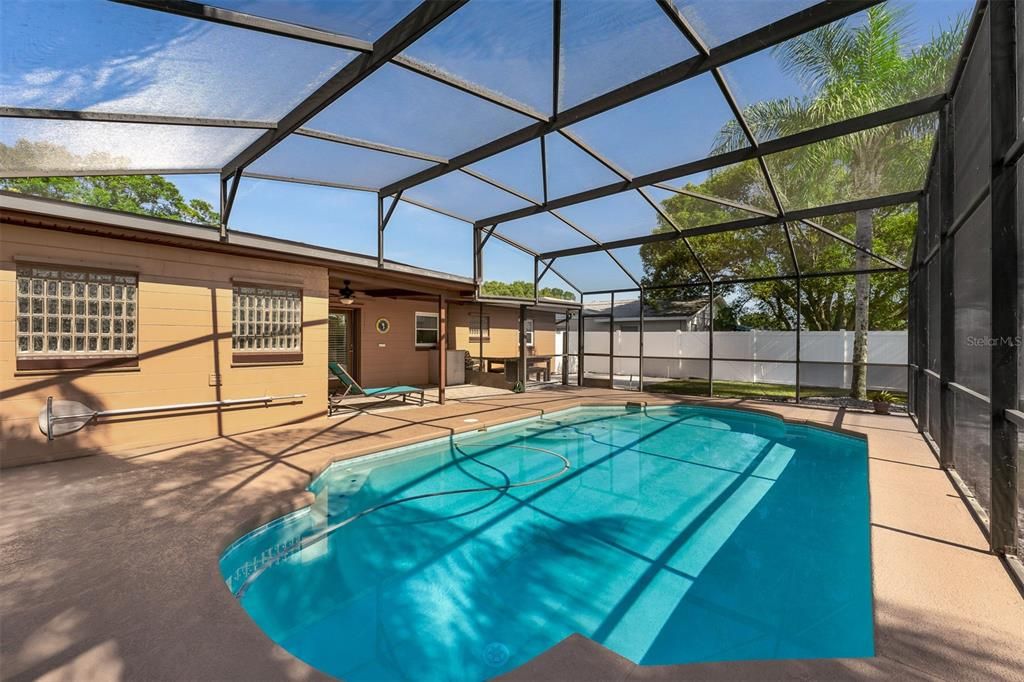 For Sale: $320,000 (3 beds, 1 baths, 1248 Square Feet)