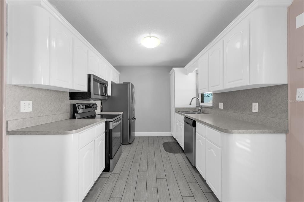 For Sale: $320,000 (3 beds, 1 baths, 1248 Square Feet)