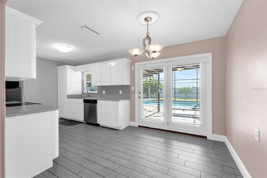 For Sale: $320,000 (3 beds, 1 baths, 1248 Square Feet)