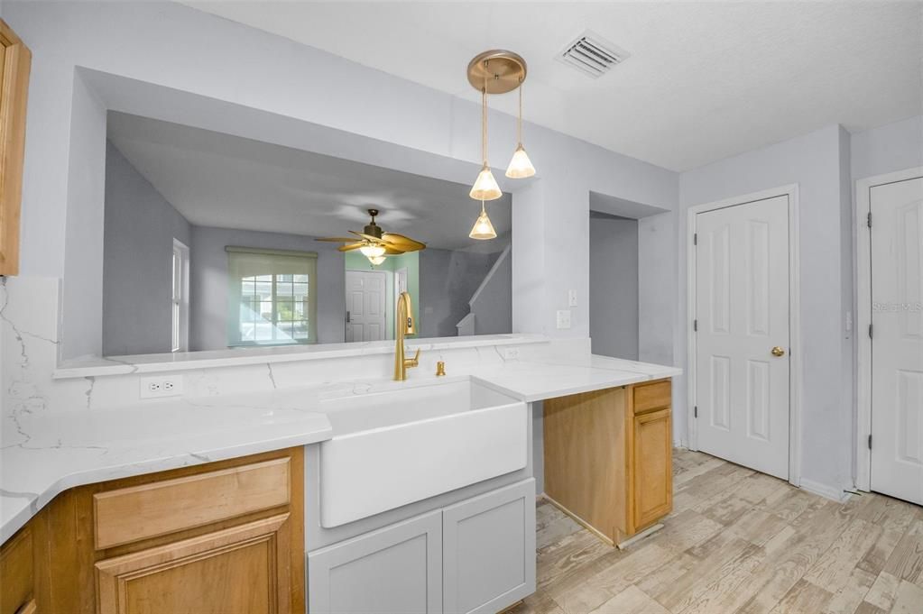 На продажу: $309,900 (3 спален, 2 ванн, 1544 Квадратных фут)