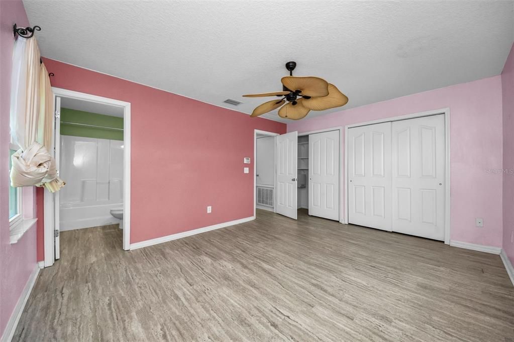 На продажу: $309,900 (3 спален, 2 ванн, 1544 Квадратных фут)