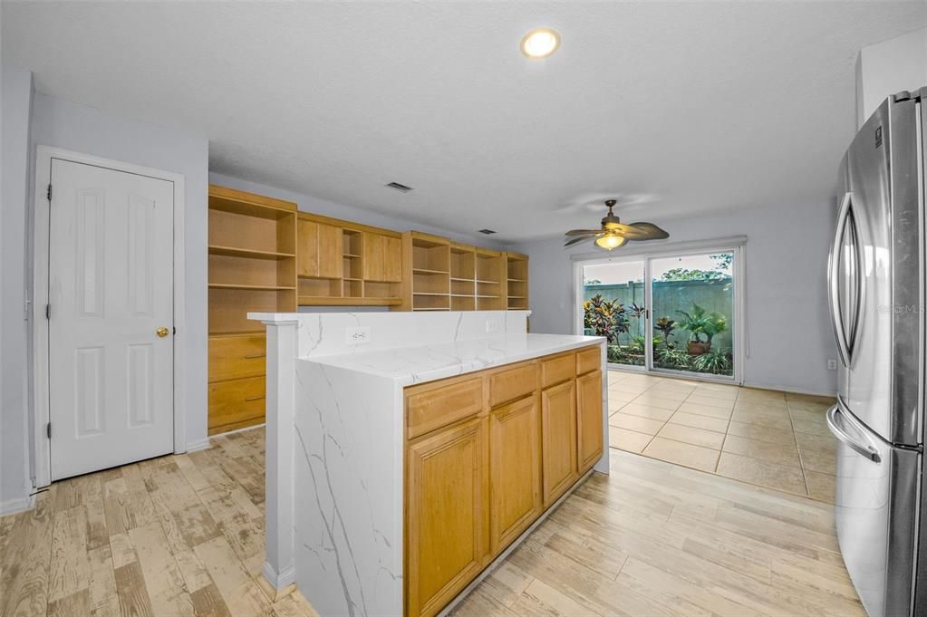 На продажу: $309,900 (3 спален, 2 ванн, 1544 Квадратных фут)