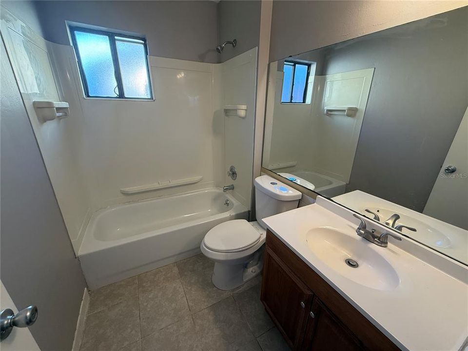 For Rent: $1,350 (1 beds, 1 baths, 735 Square Feet)