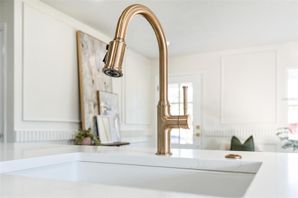 На продажу: $625,000 (4 спален, 2 ванн, 1928 Квадратных фут)