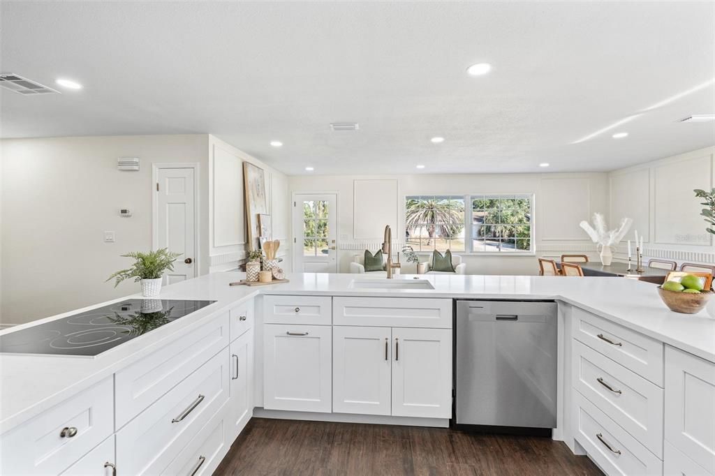 На продажу: $625,000 (4 спален, 2 ванн, 1928 Квадратных фут)