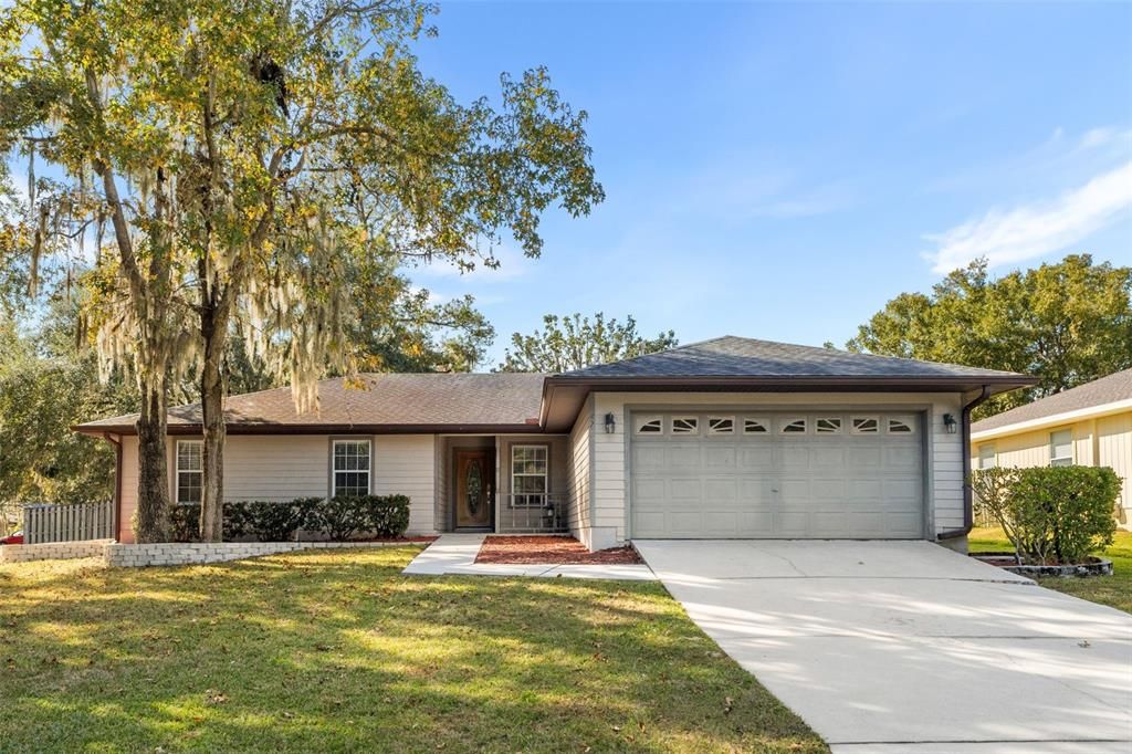 Active With Contract: $329,900 (4 beds, 2 baths, 1569 Square Feet)