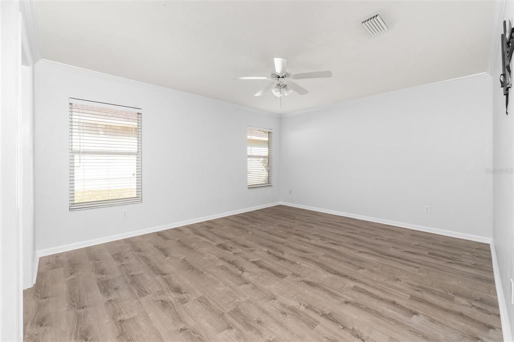 Active With Contract: $329,900 (4 beds, 2 baths, 1569 Square Feet)