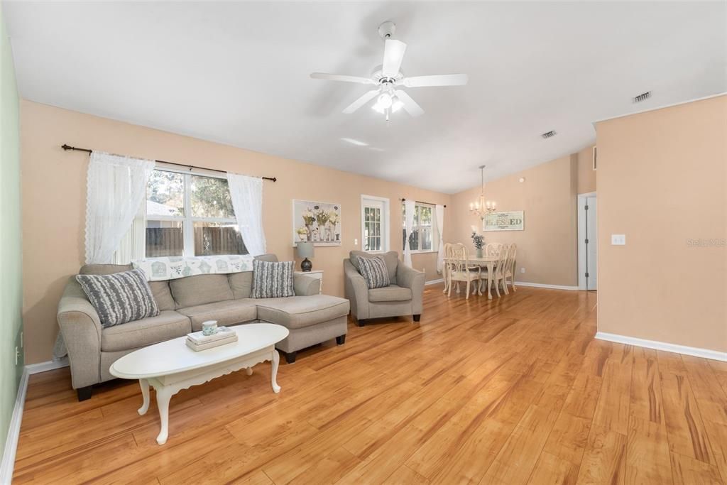 Active With Contract: $329,900 (4 beds, 2 baths, 1569 Square Feet)