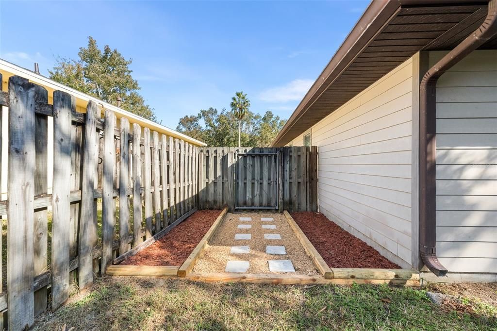 Active With Contract: $329,900 (4 beds, 2 baths, 1569 Square Feet)