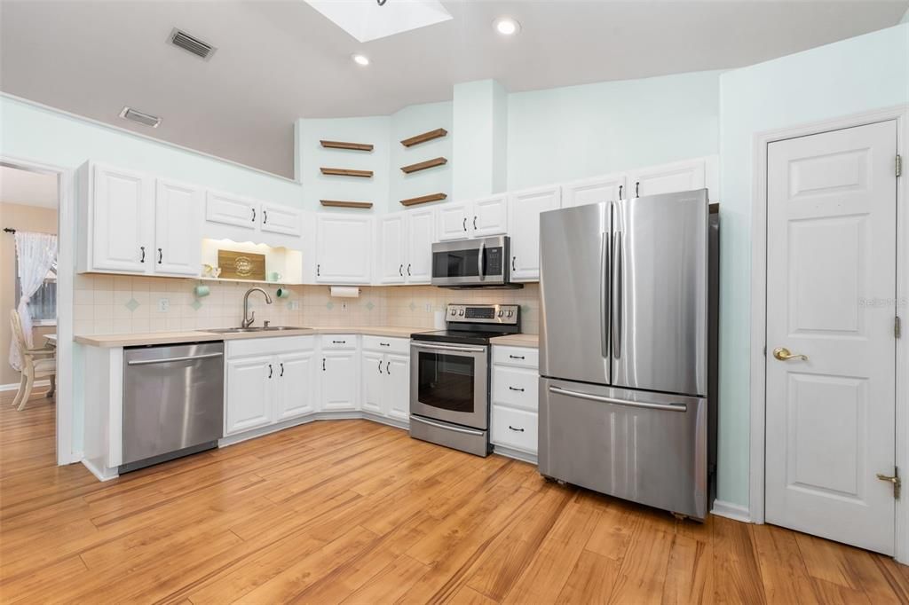 Active With Contract: $329,900 (4 beds, 2 baths, 1569 Square Feet)