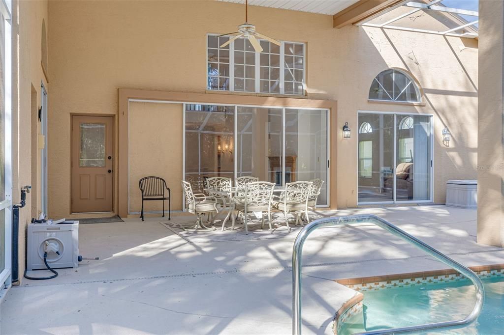 For Sale: $530,000 (4 beds, 2 baths, 2448 Square Feet)