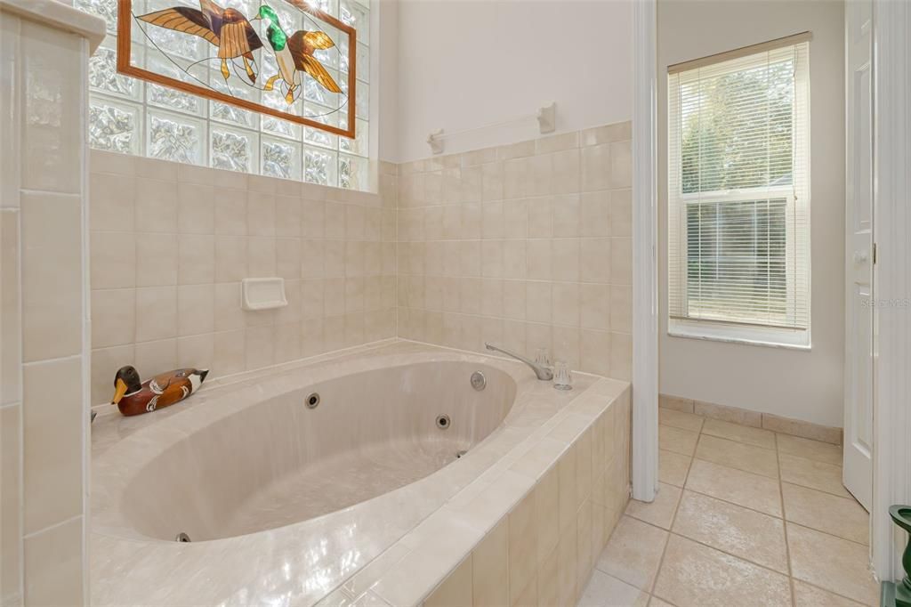 For Sale: $530,000 (4 beds, 2 baths, 2448 Square Feet)