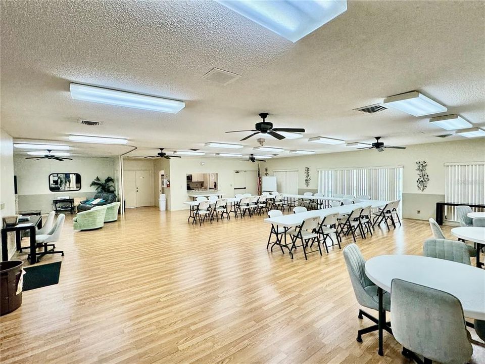 На продажу: $199,000 (2 спален, 2 ванн, 1015 Квадратных фут)