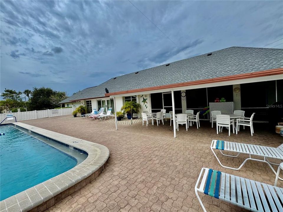 На продажу: $199,000 (2 спален, 2 ванн, 1015 Квадратных фут)