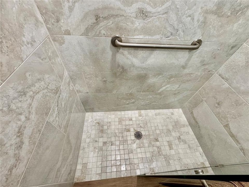 На продажу: $199,000 (2 спален, 2 ванн, 1015 Квадратных фут)