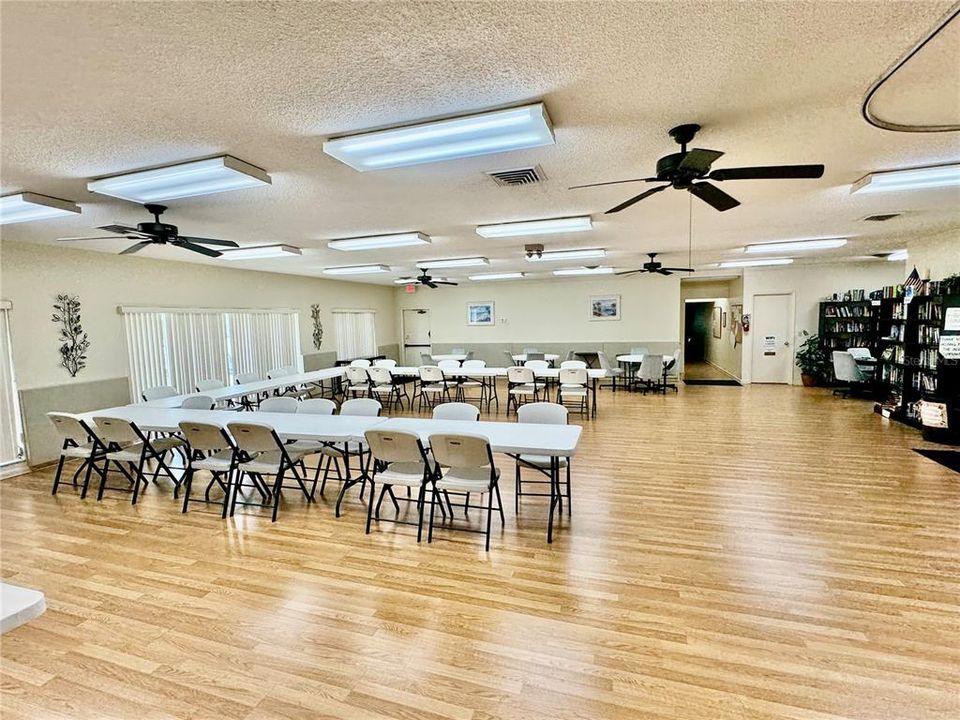 На продажу: $199,000 (2 спален, 2 ванн, 1015 Квадратных фут)