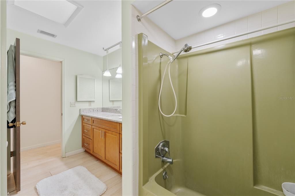 待售: $549,900 (4 贝兹, 2 浴室, 2315 平方英尺)