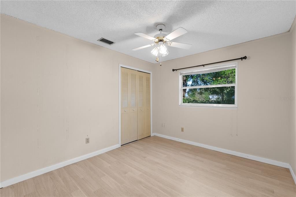 待售: $549,900 (4 贝兹, 2 浴室, 2315 平方英尺)