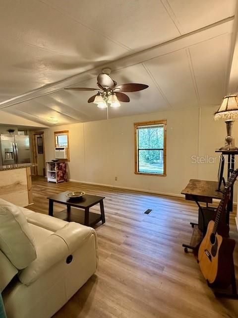 En Venta: $167,000 (2 camas, 2 baños, 784 Pies cuadrados)