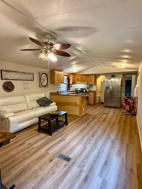 En Venta: $167,000 (2 camas, 2 baños, 784 Pies cuadrados)