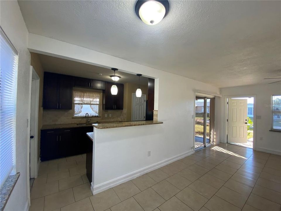 En Renta: $1,550 (3 camas, 1 baños, 940 Pies cuadrados)