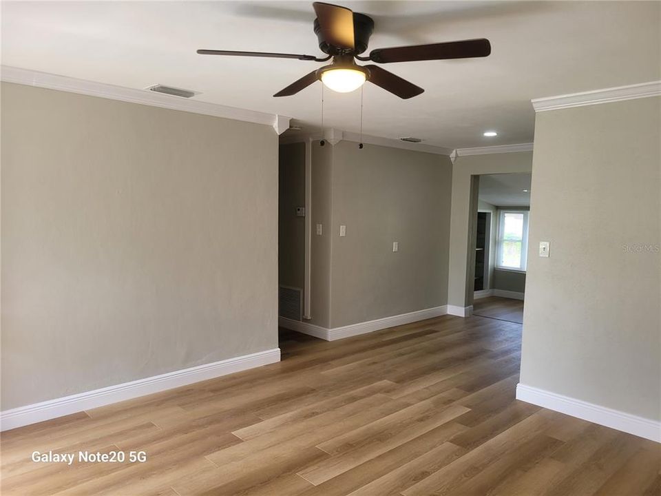 В аренду: $1,950 (3 спален, 2 ванн, 1336 Квадратных фут)