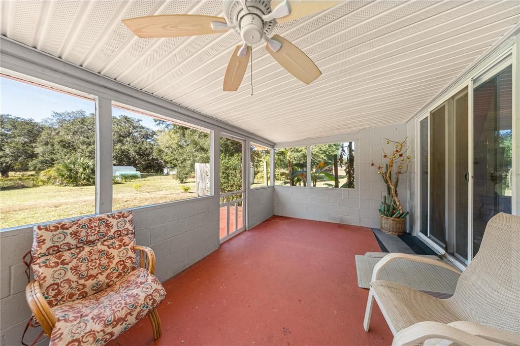 合同活跃: $379,900 (4 贝兹, 2 浴室, 2395 平方英尺)