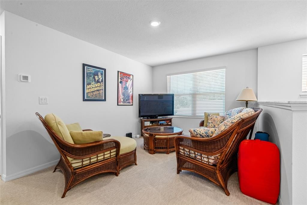 En Venta: $845,000 (3 camas, 2 baños, 2690 Pies cuadrados)