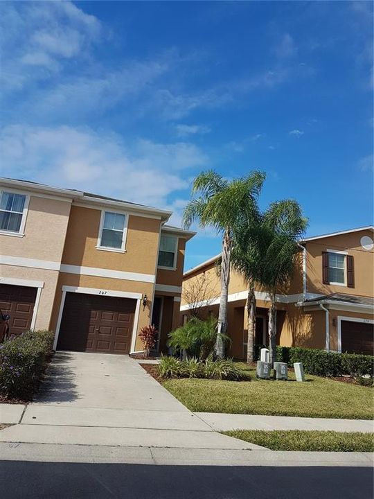 For Rent: $2,000 (3 beds, 2 baths, 1612 Square Feet)