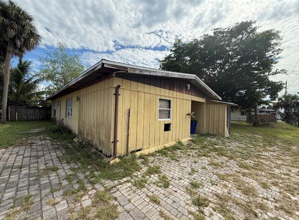 待售: $279,000 (3 贝兹, 1 浴室, 1120 平方英尺)