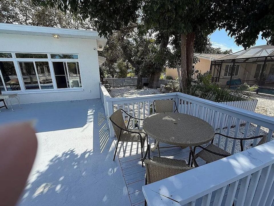 For Sale: $2,190,000 (4 beds, 4 baths, 2900 Square Feet)