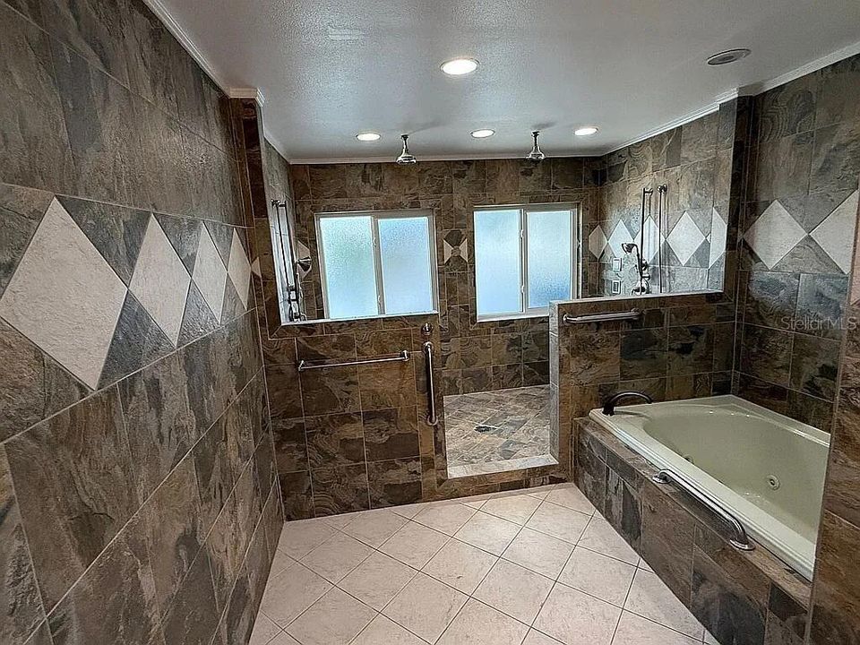 For Sale: $2,190,000 (4 beds, 4 baths, 2900 Square Feet)