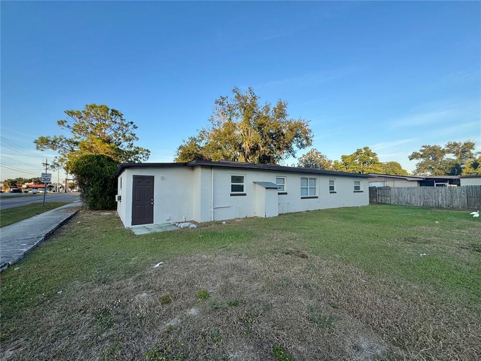 出租: $1,600 (3 贝兹, 2 浴室, 1080 平方英尺)