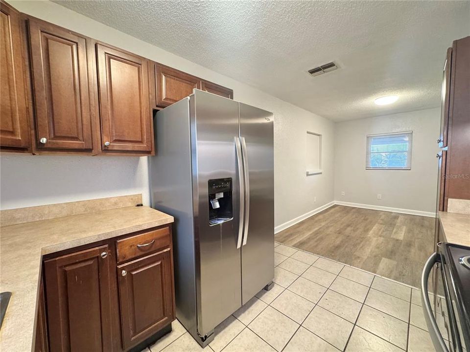 出租: $1,600 (3 贝兹, 2 浴室, 1080 平方英尺)