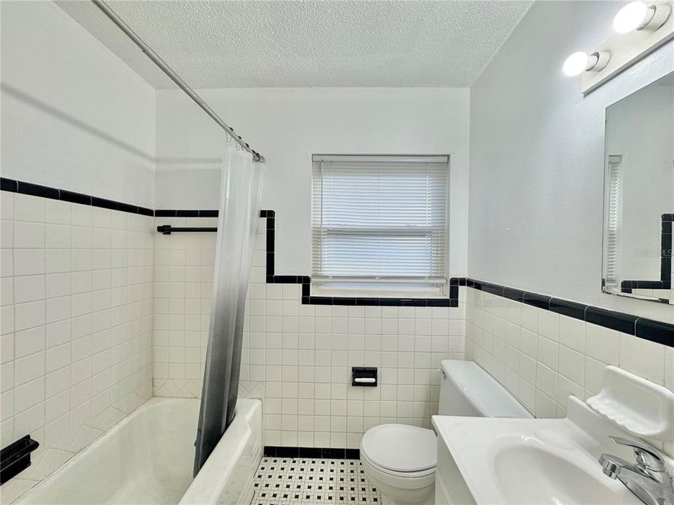 出租: $1,600 (3 贝兹, 2 浴室, 1080 平方英尺)