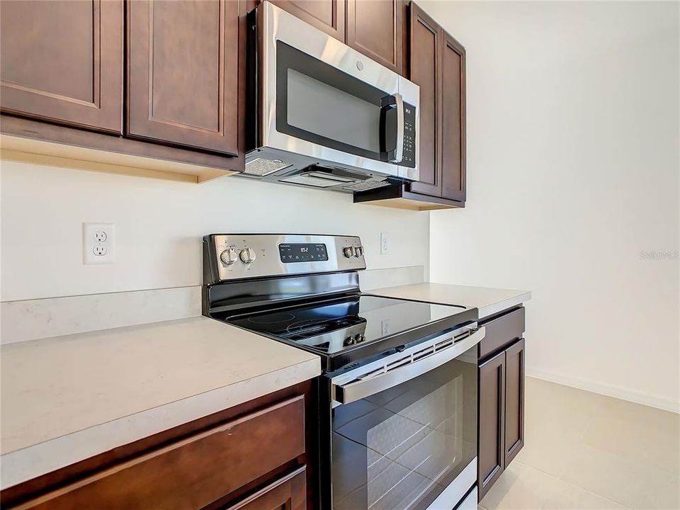 For Rent: $2,095 (4 beds, 2 baths, 1495 Square Feet)
